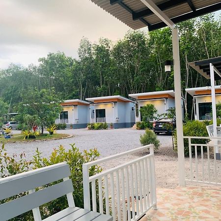 Suanvadee Resort สวนวดี รีสอร์ท Don Sak Exterior foto