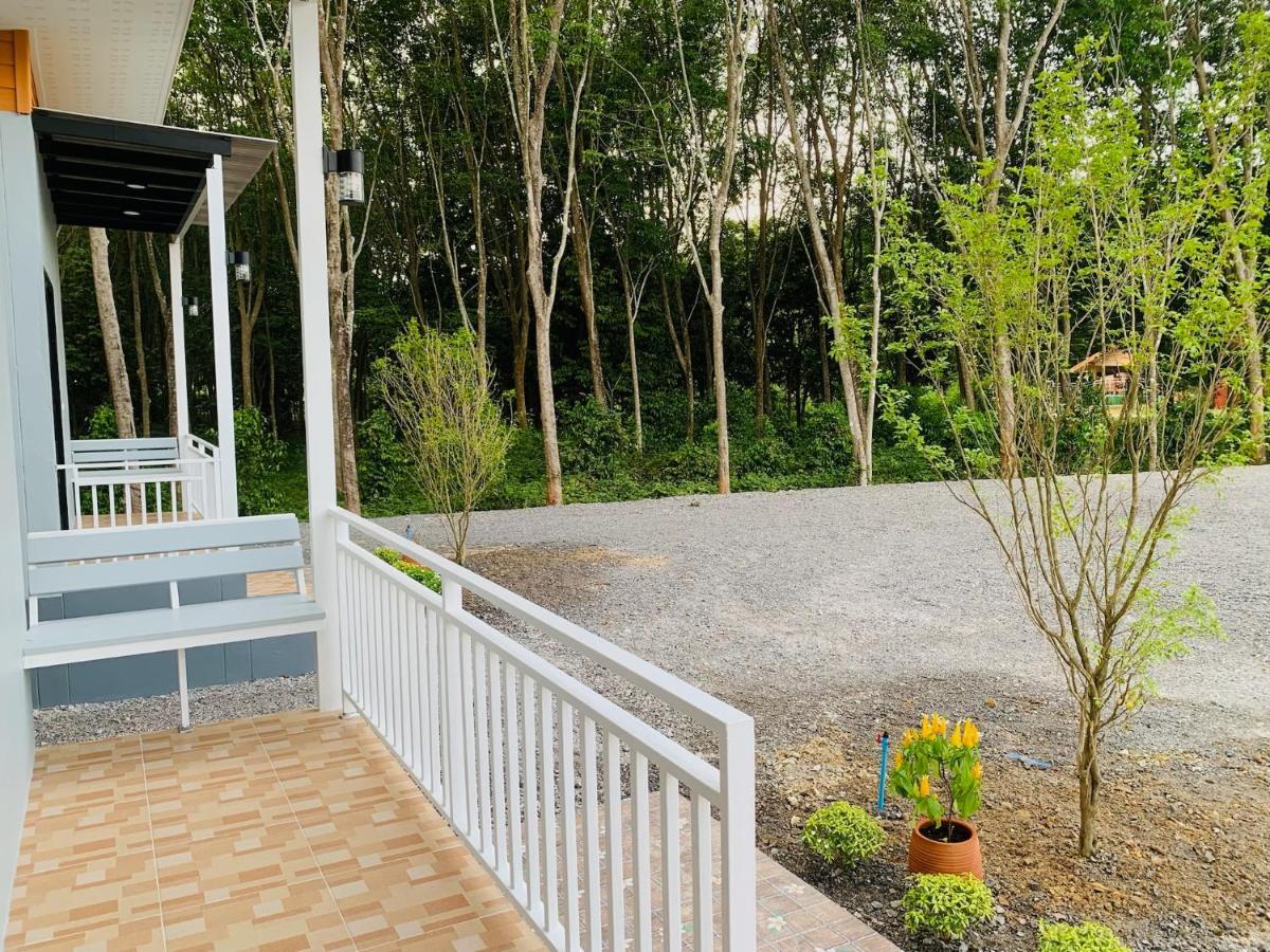 Suanvadee Resort สวนวดี รีสอร์ท Don Sak Exterior foto
