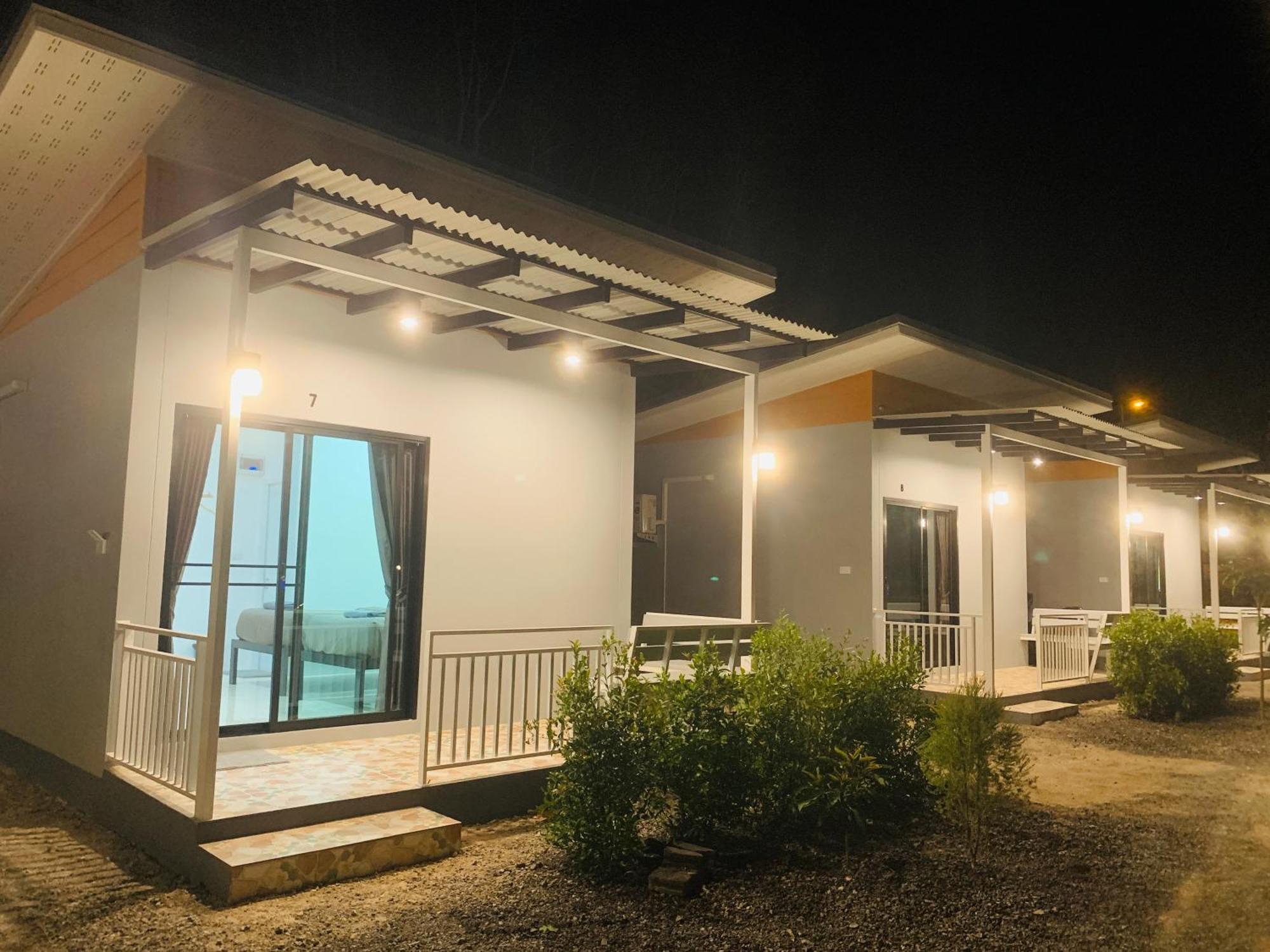 Suanvadee Resort สวนวดี รีสอร์ท Don Sak Exterior foto